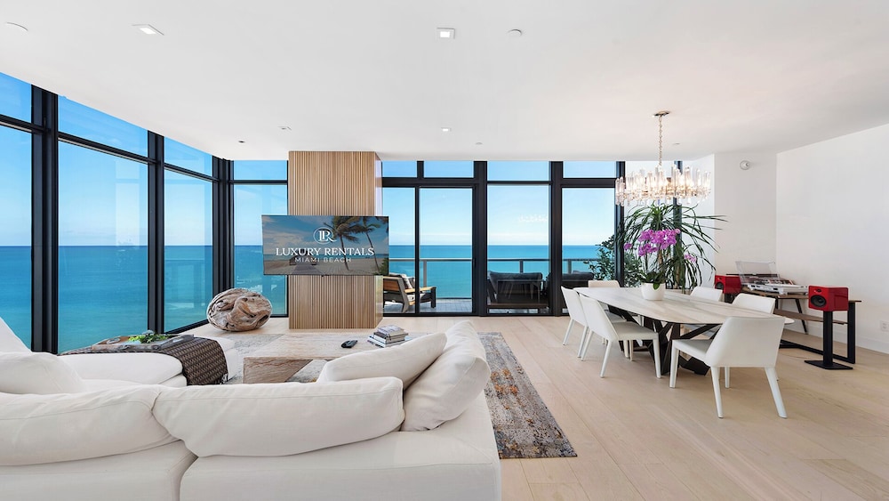 Luxury Vacation Rentals in South Beach by LRMB