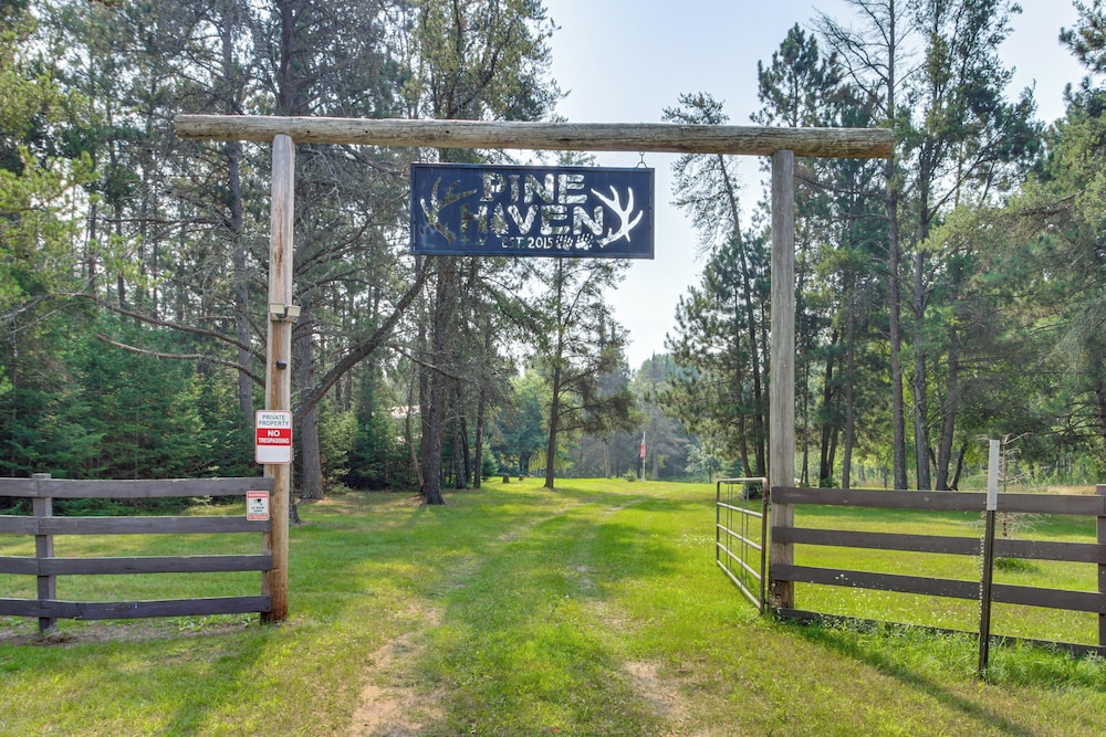 'pine Haven' Family Escape in Menahga: Fish & Hunt
