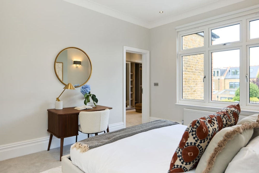 The Roehampton Place - Elegant 5bdr House With Garden Parking