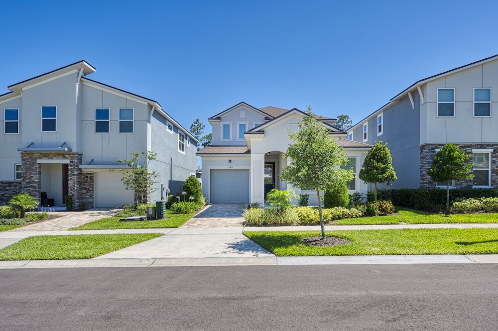 Spacious Home With Private Pool Near Disney - Image 1