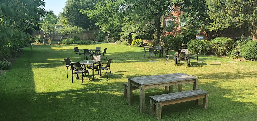 Oxford Vacations - Linton Lodge Hotel, BW Signature Collection - Property Image 35
