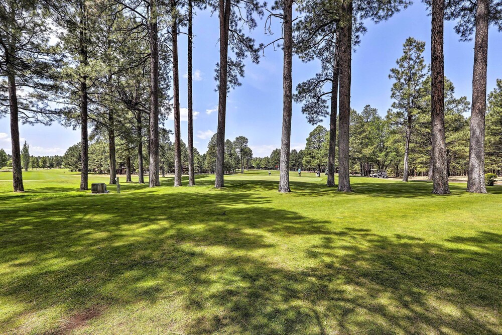 Near Fishing & Hiking: Pinetop Log Cabin w/ Deck!