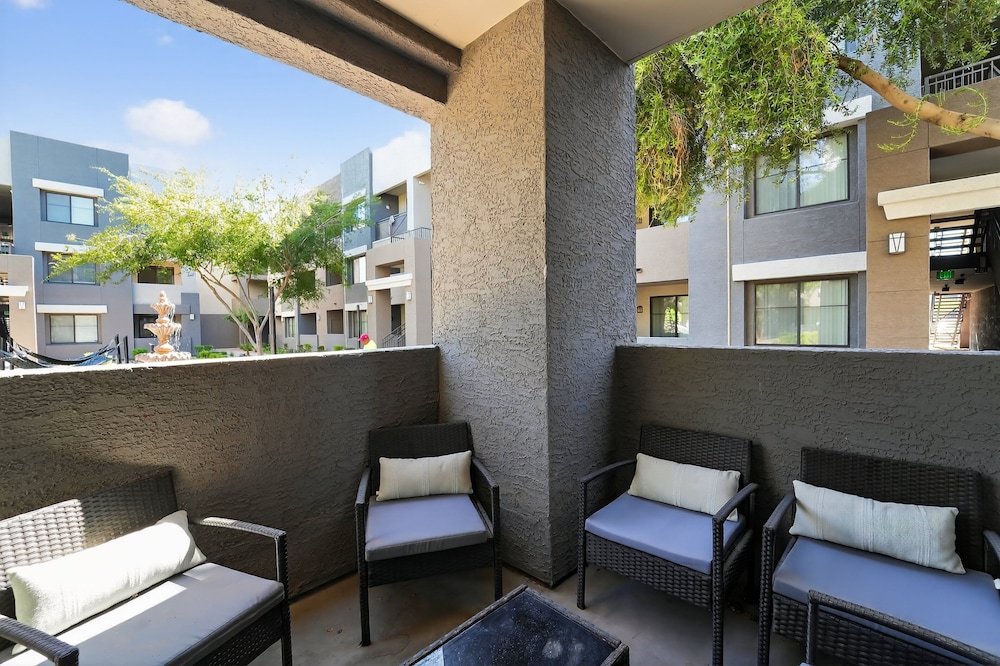 Chic 1br At Westgate Pool, Gym & Stadium Fun 1 Bedroom Apts
