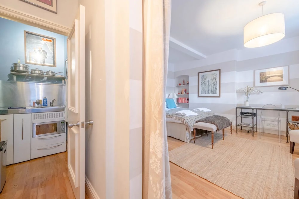 Quaint and Central Studio Flat - Chelsea