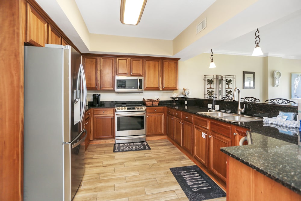 Paradise Shores 303