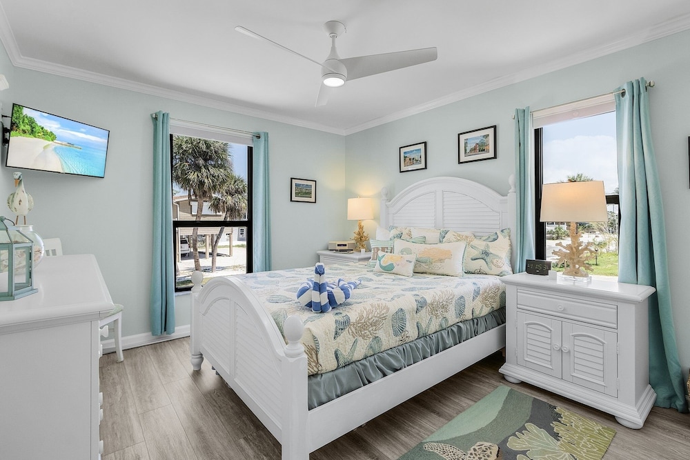 130 Tiki Tides: 2br W/ Outdoor Tiki Bar! 2 Bedroom Home