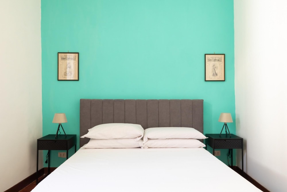 Campo de Fiori Large and Beautiful Apartment
