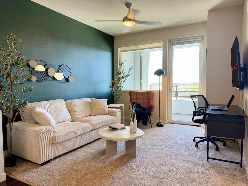 New Oasis Near Disneyland Pool Gym Free Parking