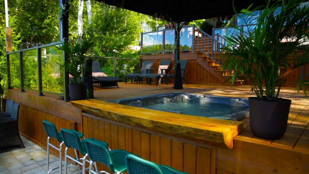 Footprints Resort