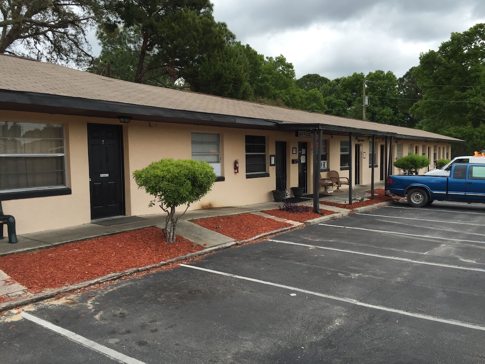 Three Rivers Motel