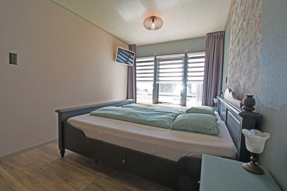 Bungalow Mui aan Zee in Centre of Petten