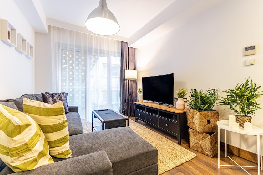 Chic Fully Furnished Modern Flat in Sisli