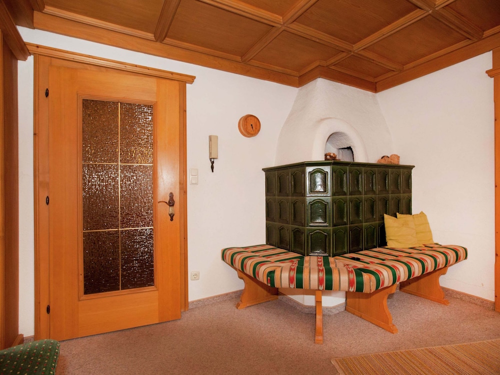 Apartment in Pettneu Near St. Anton Ski Slopes view 5