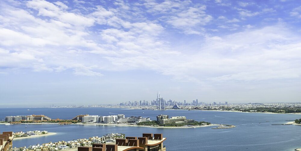 LUX Iconic Views at The Palm Tower 5