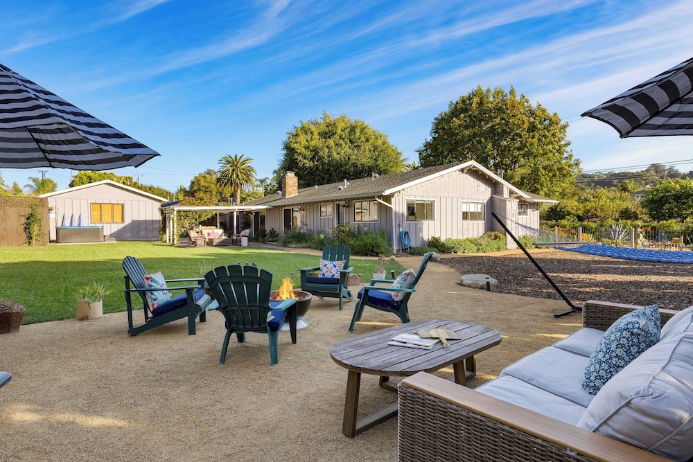 Hummingbird Haven by Avantstay Dog-friendly, Near the Beach, Huge Yard+hot Tub