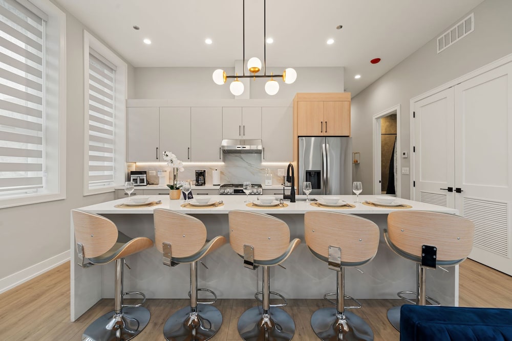New Building in Med District - Modern 2bed 2bath