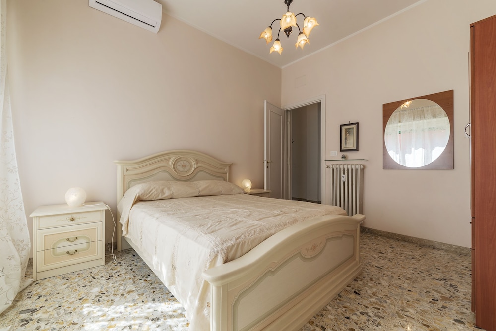 Aurelio Apartment Near the MM Ubaldi