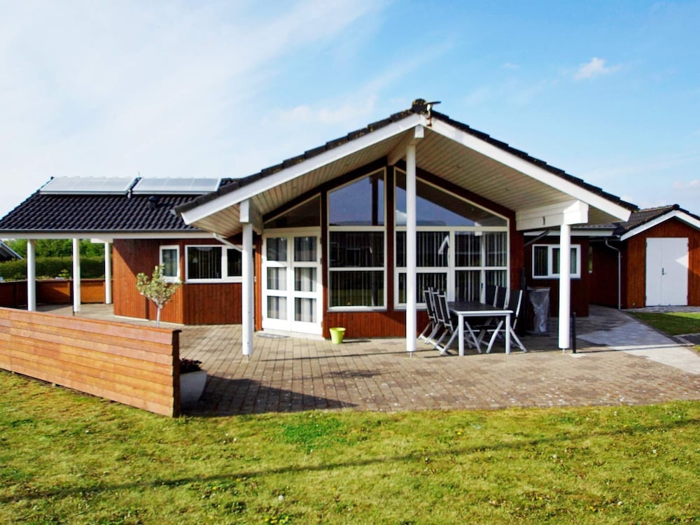 6 Person Holiday Home in Hemmet