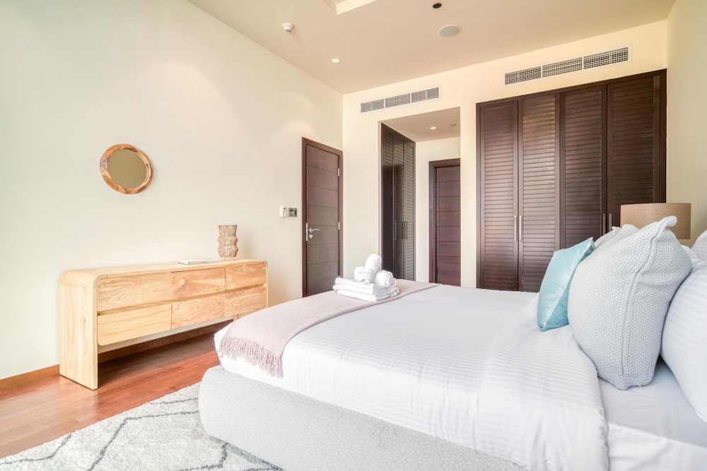 Splendid Sea View Apartment on Palm Jumeirah