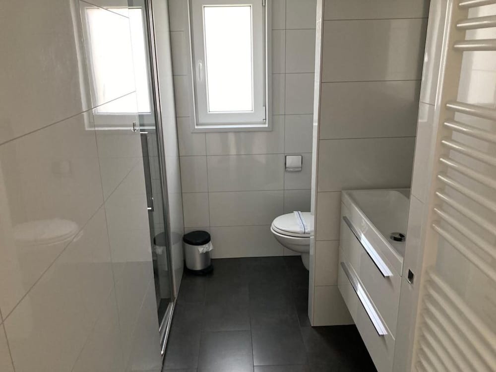 Modern Chalet With Combi Microwave Near Efteling, photo 23