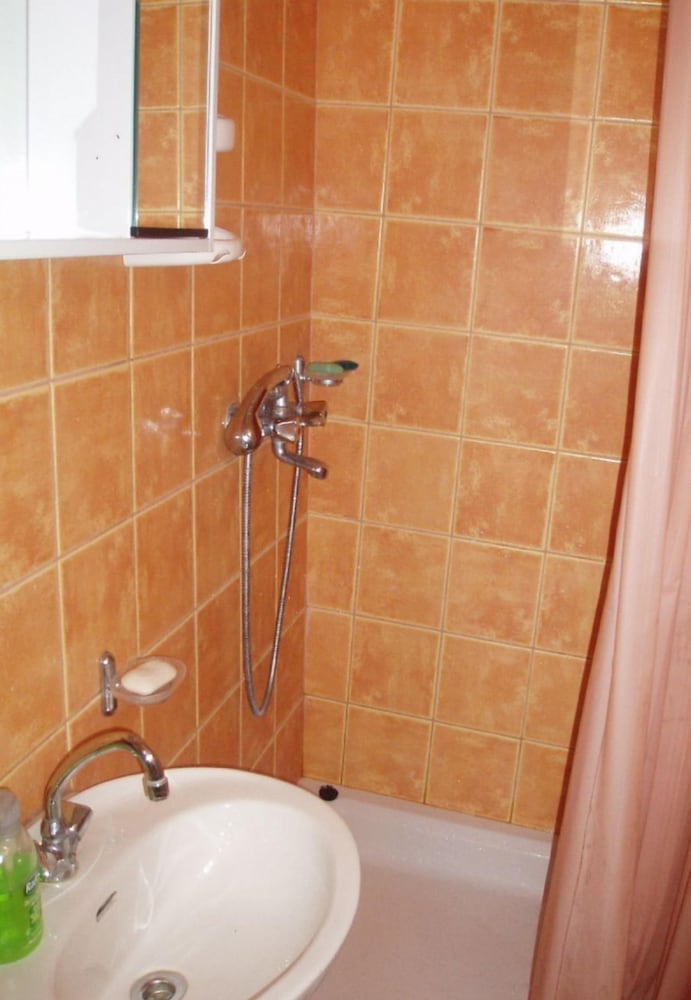 Lile - Comfortable 3 Bedroom Apartment - A1 view 4