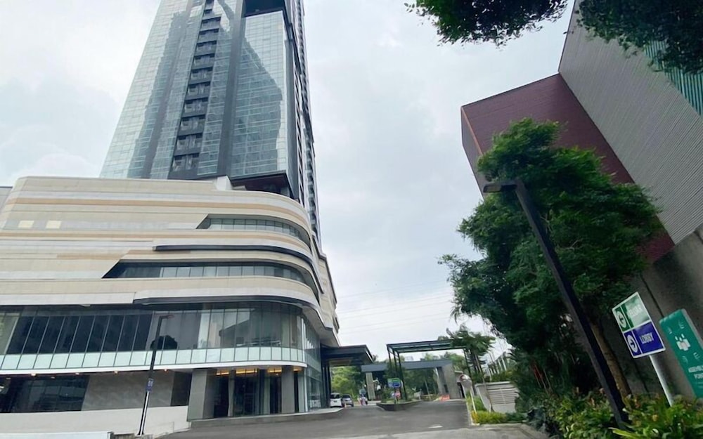 3Br Near Mall At Grand Sungkono Lagoon Apartment
