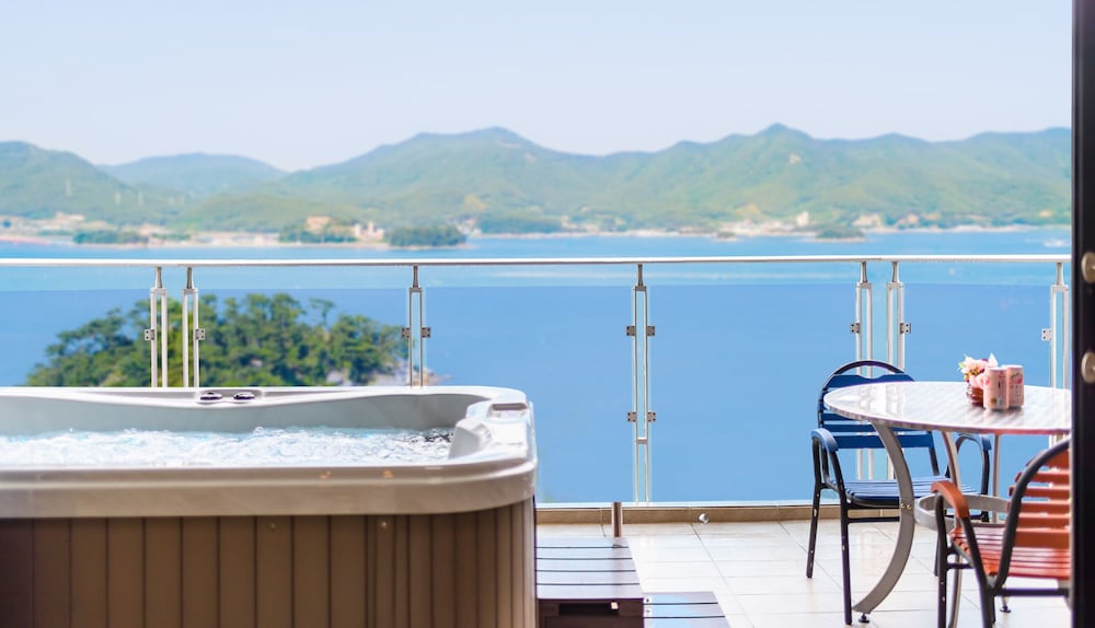 Tongyeong Honey Spa Pension
