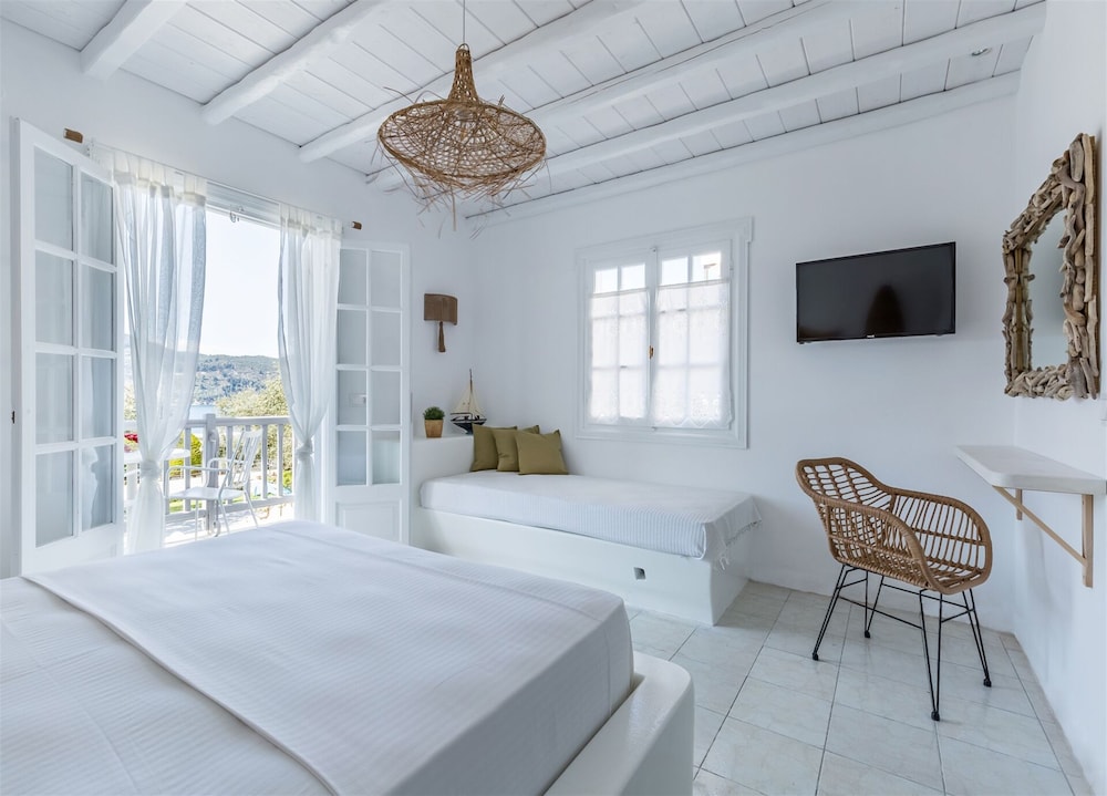 Evlalia Studios & Villas