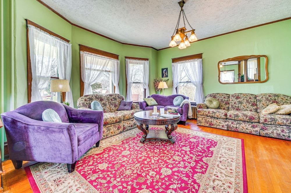 Dog-friendly Atlantic Farmhouse w/ Spacious Yard!