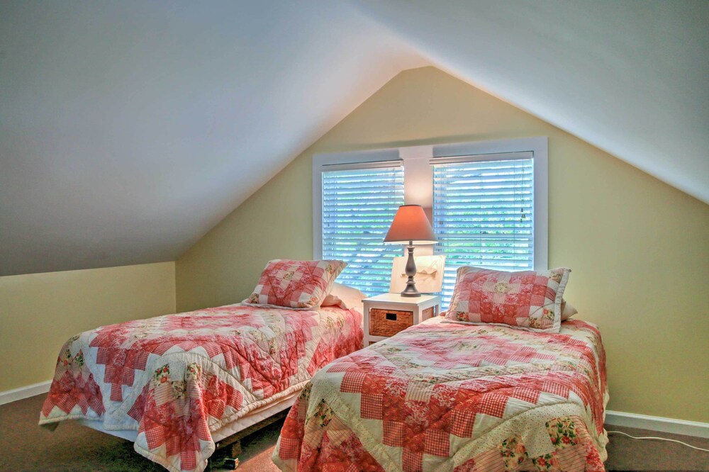 Secluded & Quiet Coastal Home: 1 Mile to Boat Ramp view 3