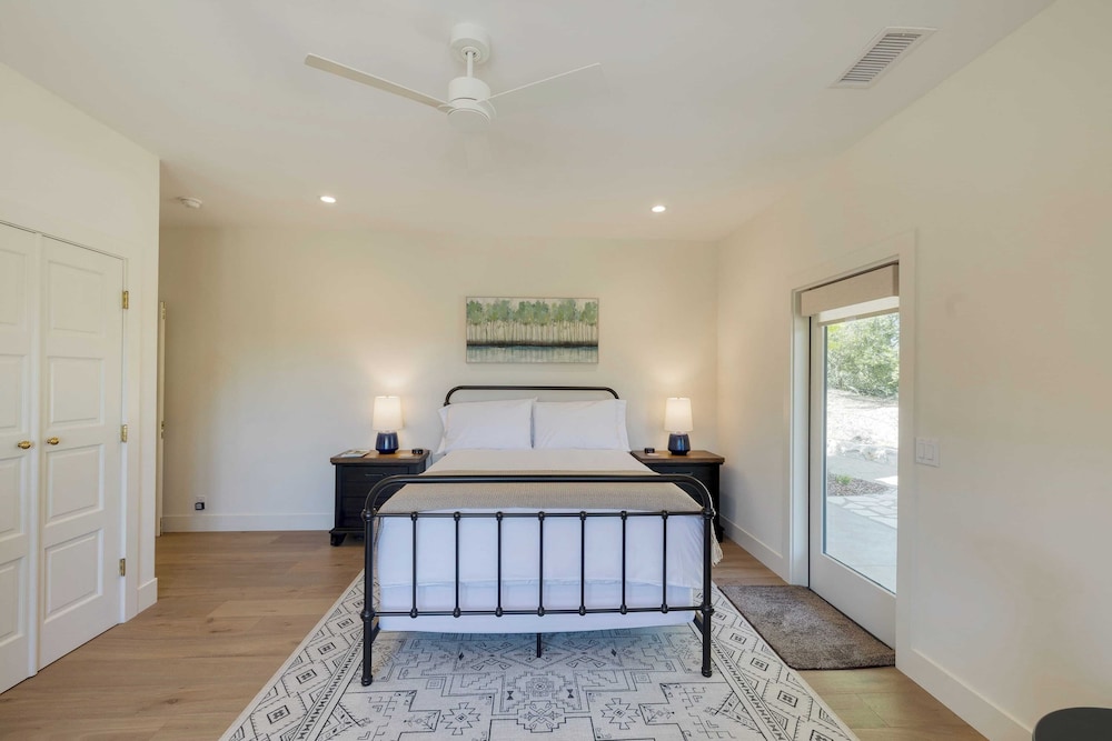 Rancho Robles by Avantstay Vineyard Villa w/ Views, Pool & Privacy