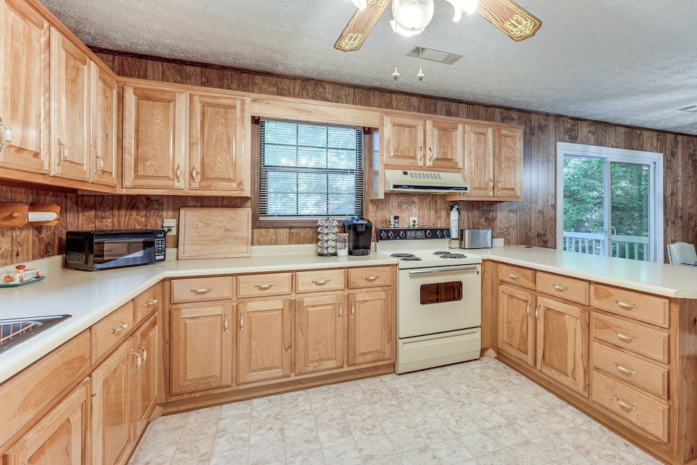 Hiwassee River Gem w/ Huge Decks: Great for Groups