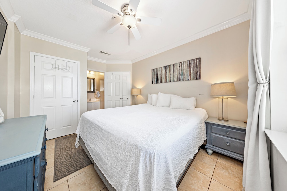 Royal Palms 1303 view 3