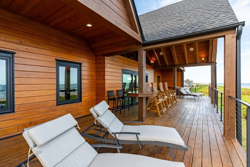 The Coppertone House 6 Bedroom Home