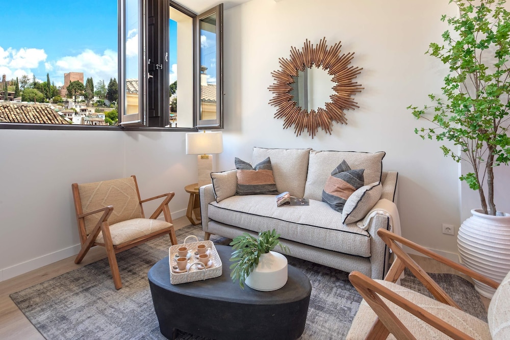 Exclusive 2-bedroom Near the Cathedral. San Matías I