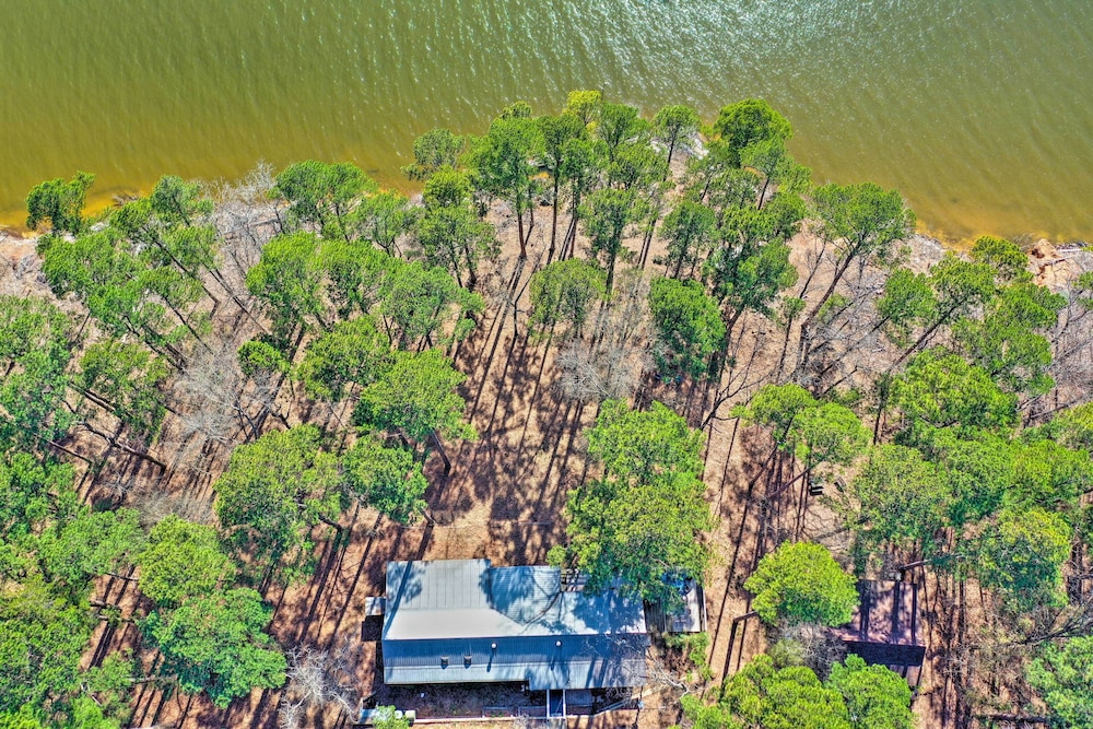 Marshall Vacations - Secluded Avinger Home w/ Lake Access! - Property Image 1