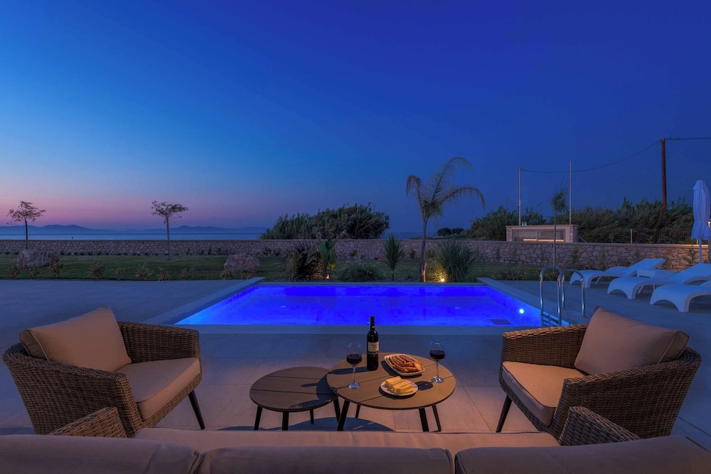 Villa Panaxia Akte