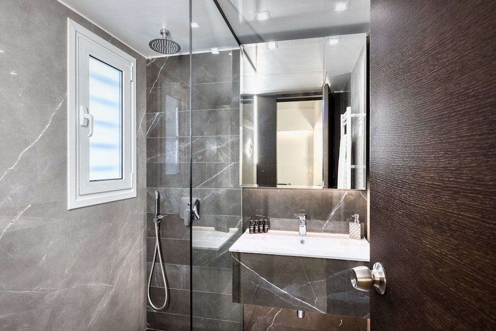 Brand New Executive Apartment in Kolonaki Square