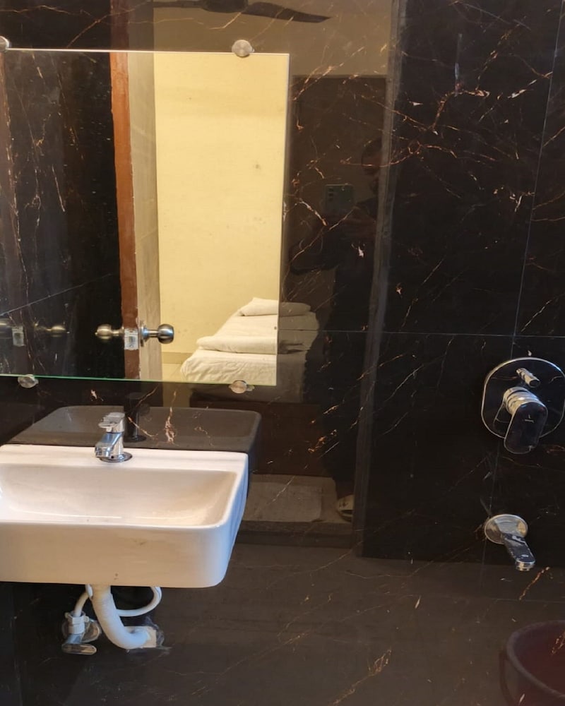 Hotel Ratna Residency