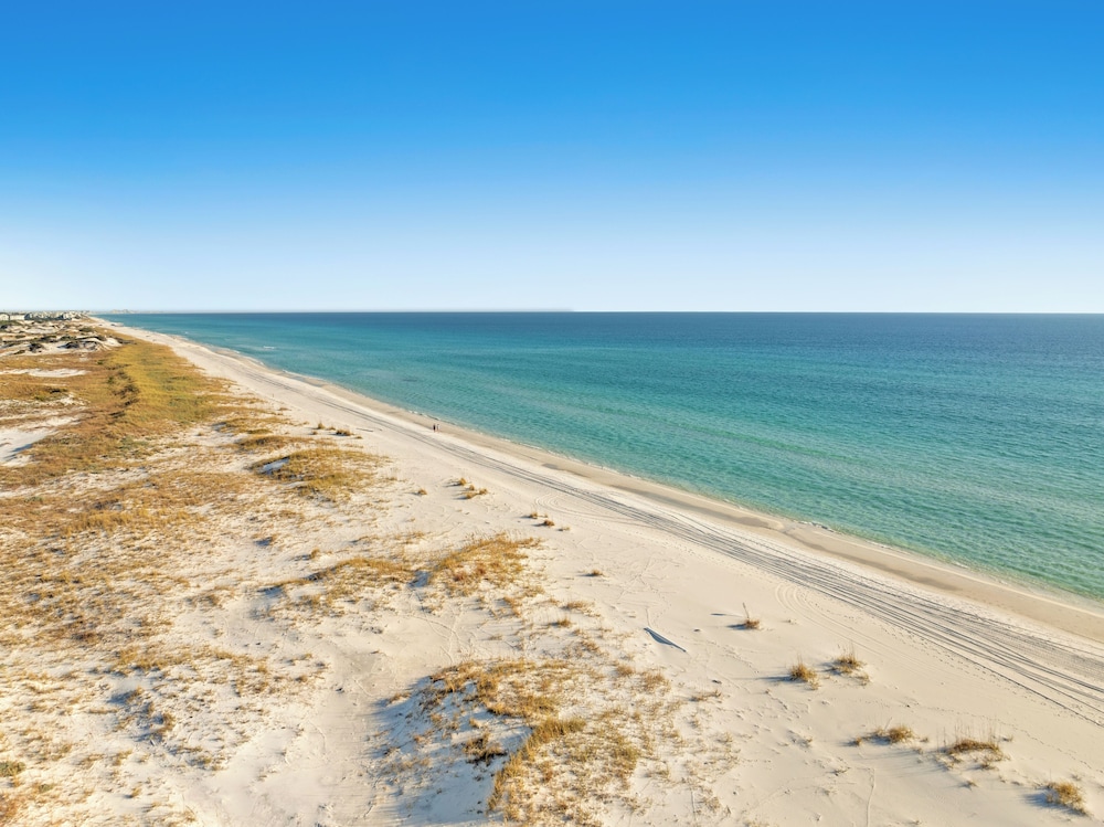 Sea Dlight: 3BR Beach Home Sleeps 10 With 4 Bikes in Watersound West