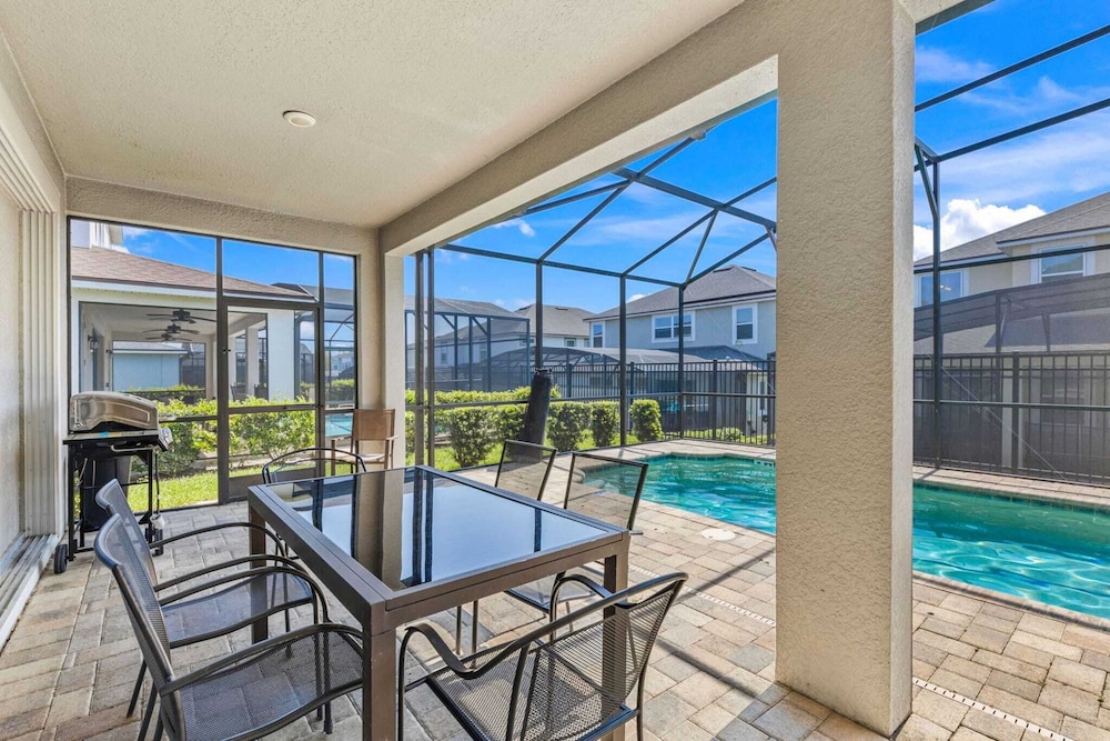 Minutes to Disney Parks + Universal Sleeps 21 w/ Pool, Hot Tub, Game Room
