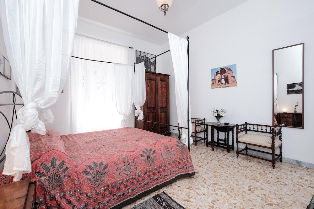 Domus Linda in Roma With 1 Bedrooms and 1 Bathrooms