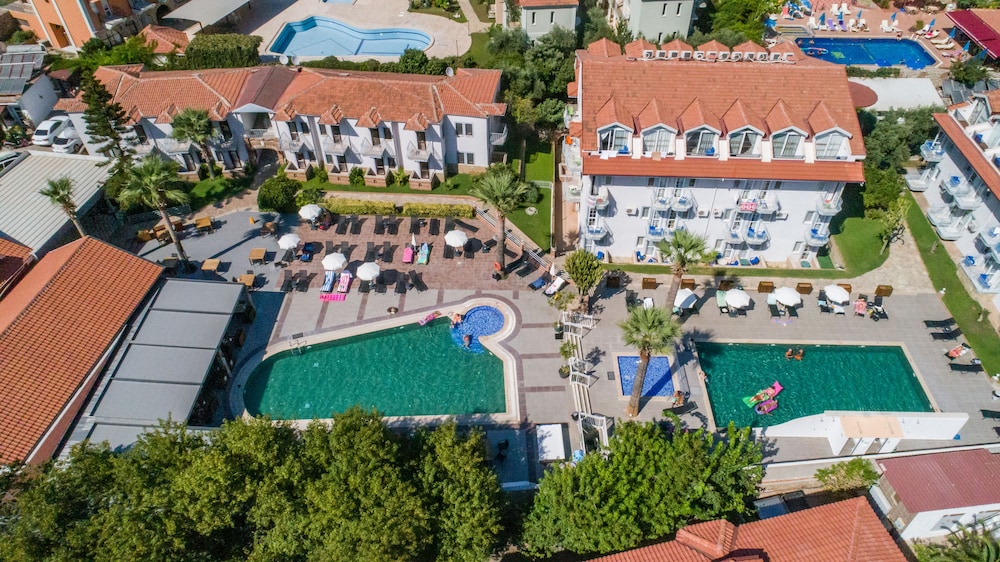 Majestic Otel - Image 33