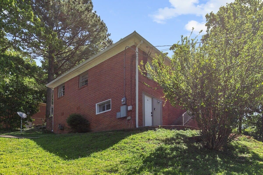 Broadmoor Bungalow - Both Units
