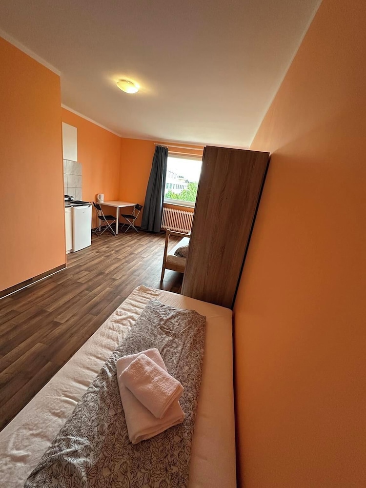 2-Rent Group Hostel Apartments HAN53
