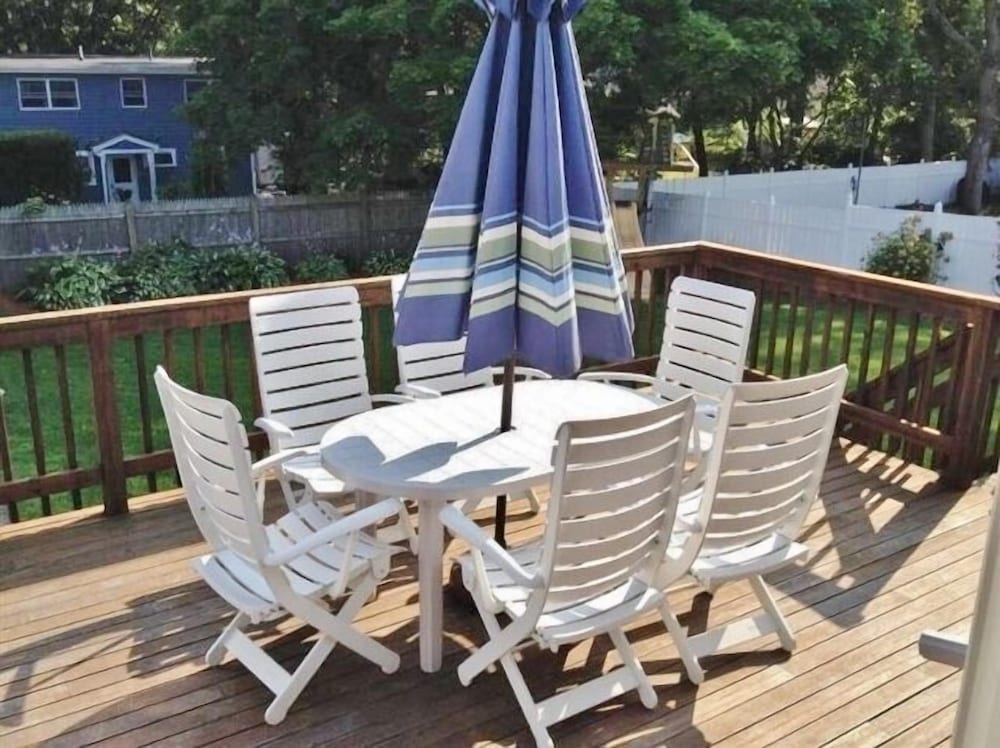 Charming East Falmouth Home: Walk to Private Beach