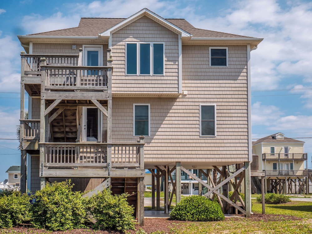 Pelican Palms by Topsail Realty