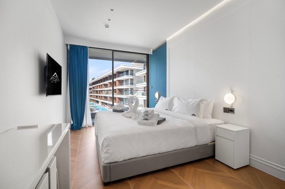 Premier Kora 3-bedroom Apartment E333 Beachfront