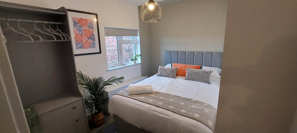 1 Bdr Modern Living in The Old Bank Hse