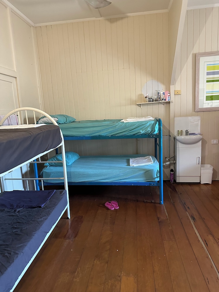 Mossman Exchange & Backpacker Resort